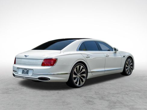 Used 2026 Bentley Flying Spur Plug-In Hybrid AWD/4WD image 11