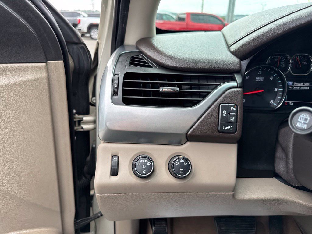 Used 2015 Chevrolet Tahoe LT w/ Luxury Package AWD/4WD image 12
