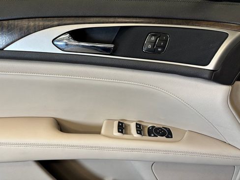 Used 2019 Lincoln MKZ Reserve FWD image 19