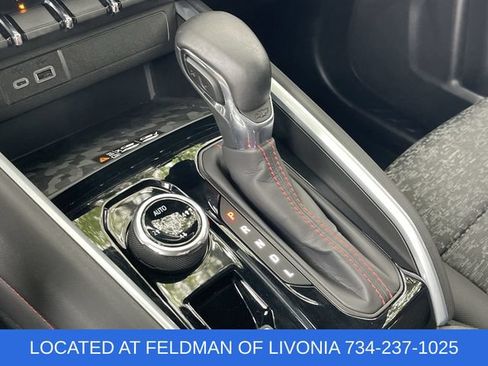 Used 2024 Chevrolet Colorado Z71 w/ Z71 Convenience Package 2 AWD/4WD image 15