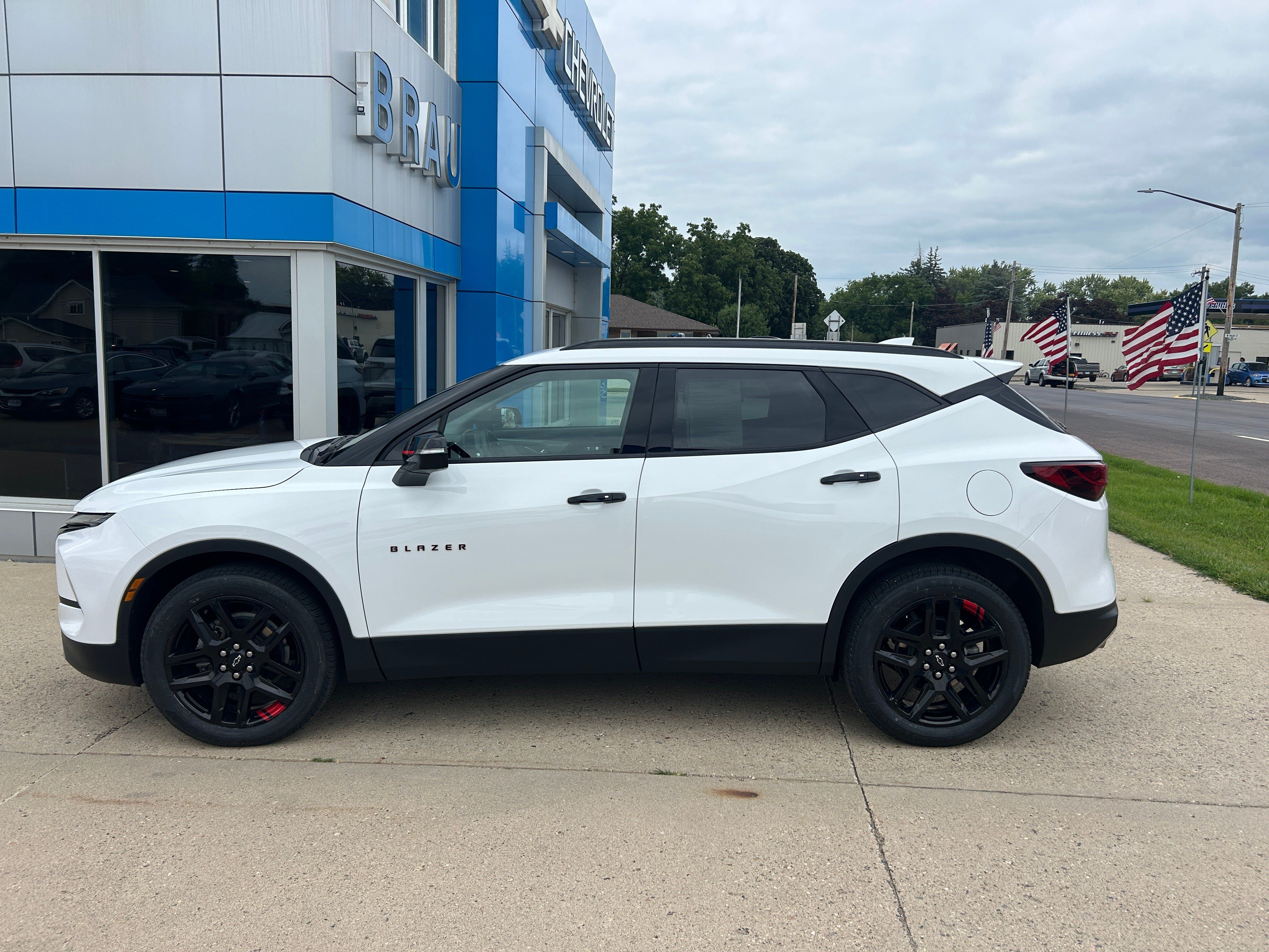 Used 2024 Chevrolet Blazer LT w/ Redline Edition AWD/4WD image 1