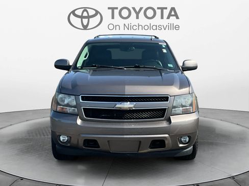 Used 2011 Chevrolet Tahoe LT w/ Luxury Package AWD/4WD image 8