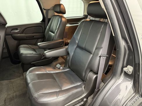 Used 2010 Chevrolet Tahoe LT w/ Luxury Package RWD image 9