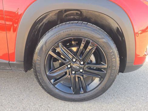 Used 2024 Chevrolet Trax ACTIV w/ Sunroof Package FWD image 28