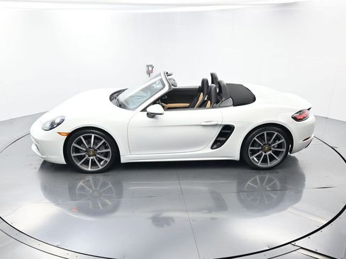 Used 2018 Porsche 718 Boxster image 37