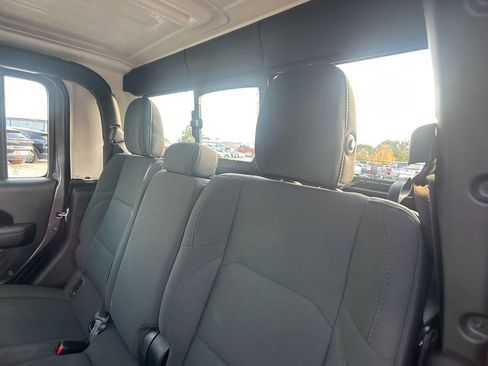 Used 2021 Jeep Gladiator Sport image 32