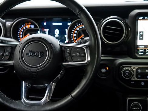 Used 2022 Jeep Wrangler Unlimited Sahara AWD/4WD image 47