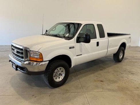 Used 2000 Ford F250 XLT image 2