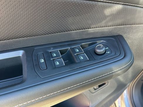 New 2026 Volkswagen Atlas SE image 13