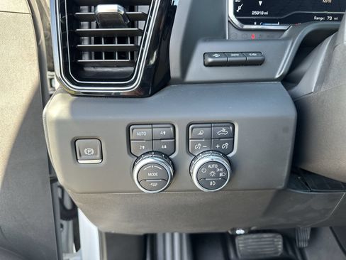 Used 2024 GMC Sierra 1500 AT4X AWD/4WD image 18