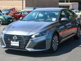 Used 2023 Nissan Altima 2.5 SV image 3