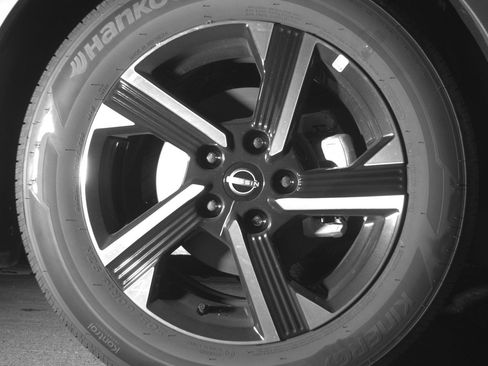 Used 2025 Nissan Sentra SV FWD image 13