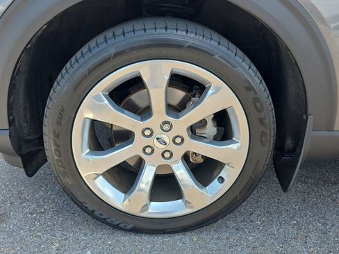 Used 2020 Ford Explorer Platinum w/ Premium Technology Package AWD/4WD image 9