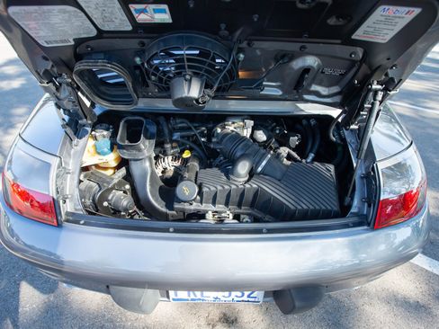 Used 2001 Porsche 911 Cabriolet image 9