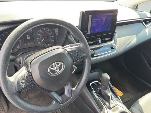 Used 2025 Toyota Corolla LE FWD image 13