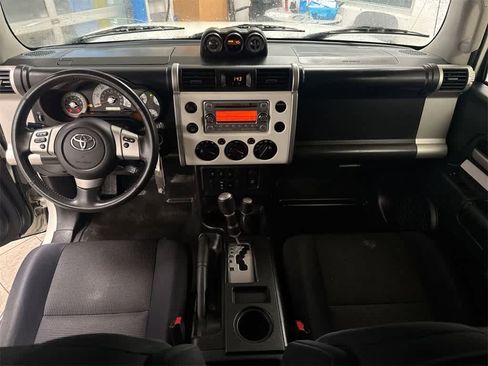 Used 2013 Toyota FJ Cruiser 4WD w/ Upgrade Pkg image 15