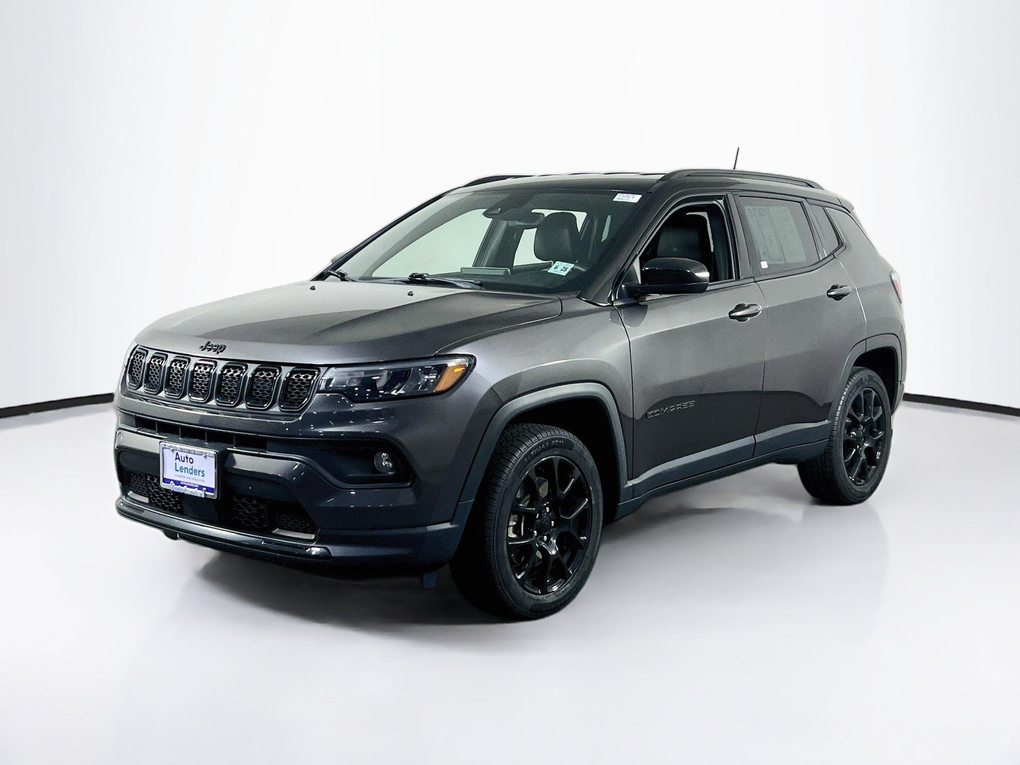 Used 2023 Jeep Compass Latitude AWD/4WD image 1