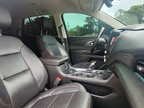 Used 2021 Chevrolet Traverse Premier w/ LPO, Black Accent Package FWD image 27