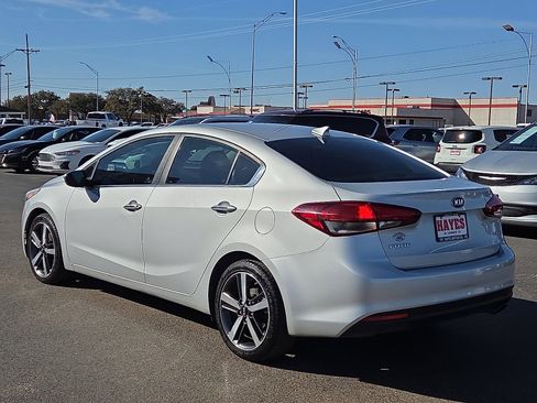 Used 2018 Kia Forte EX image 3