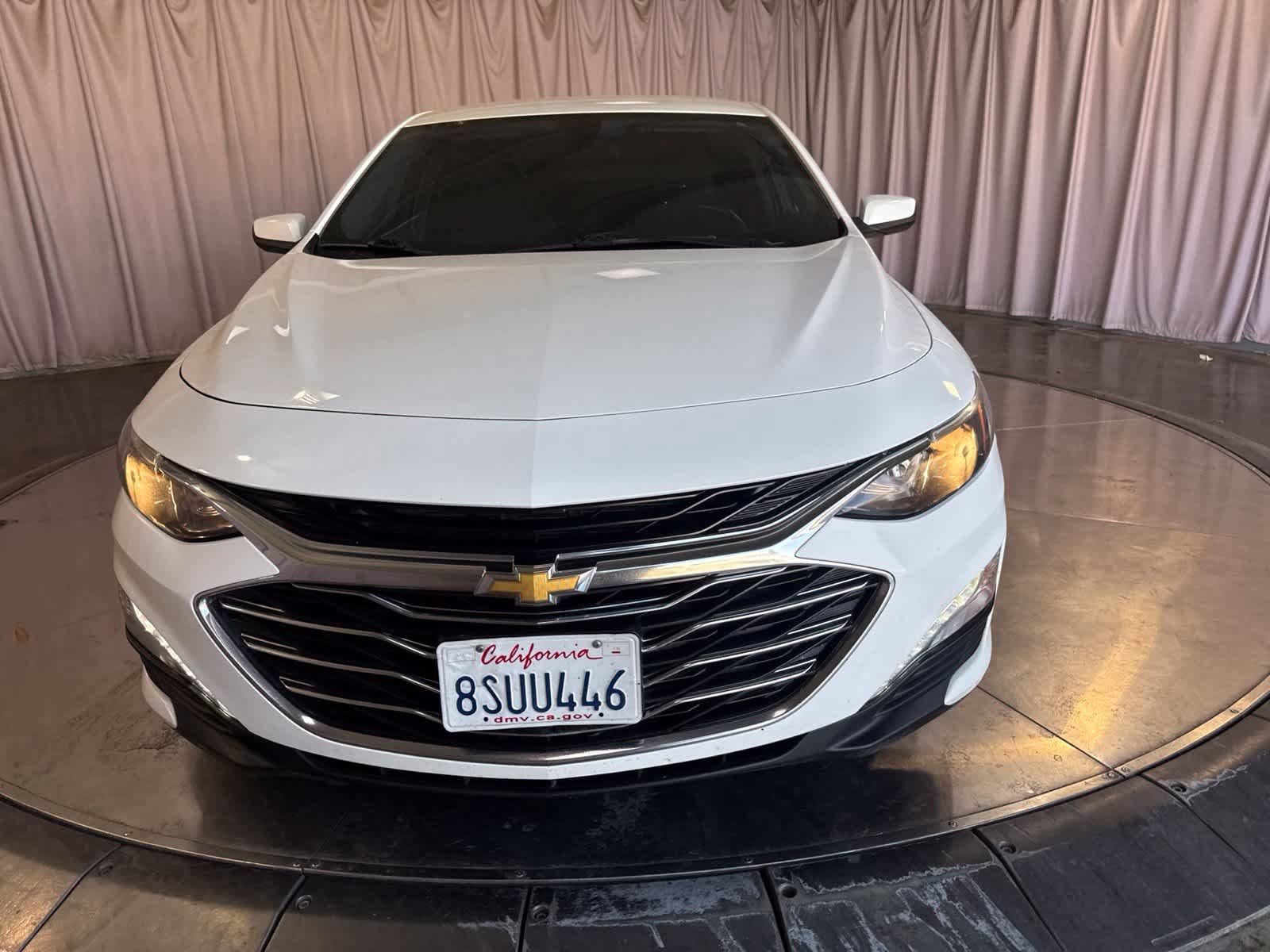 Used 2019 Chevrolet Malibu LT FWD image 2