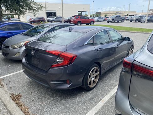 Used 2017 Honda Civic EX-T image 18