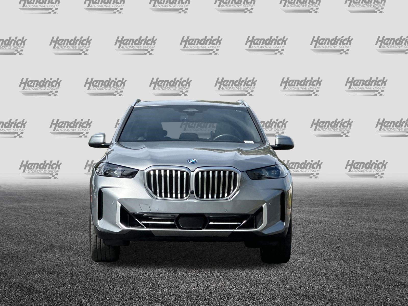 Used 2024 BMW X5 xDrive50e w/ Parking Assistance Package AWD/4WD image 10