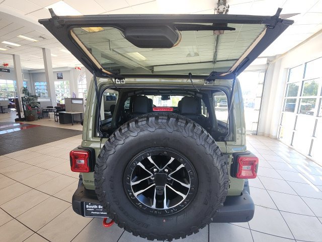 Certified 2026 Jeep Wrangler Unlimited Rubicon AWD/4WD image 55