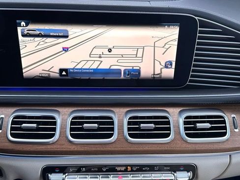 Certified 2025 Mercedes-Benz GLS 450 4MATIC image 21