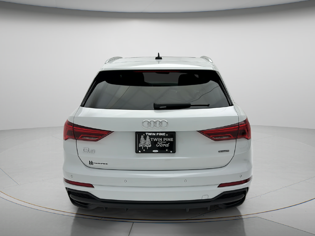 Used 2024 Audi Q3 2.0T Premium w/ Convenience Package AWD/4WD image 7