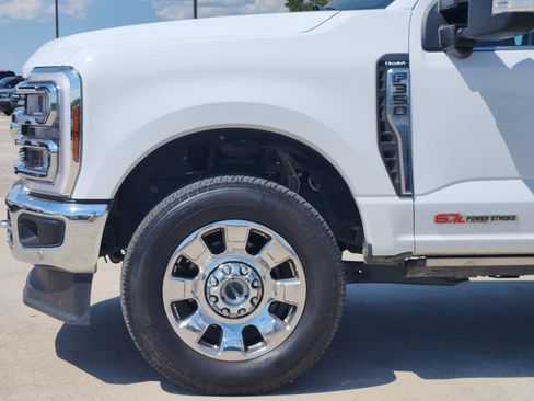 Used 2024 Ford F350 Lariat w/ Lariat Ultimate Package AWD/4WD image 9