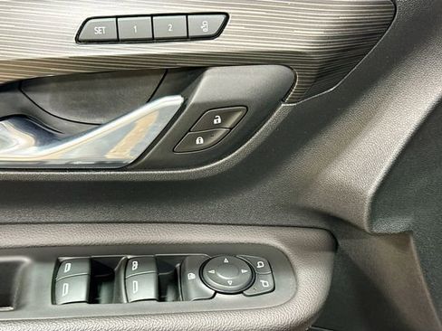 Used 2021 GMC Terrain SLT AWD/4WD image 16