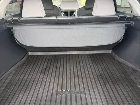 Certified 2023 Toyota Venza LE AWD/4WD image 10