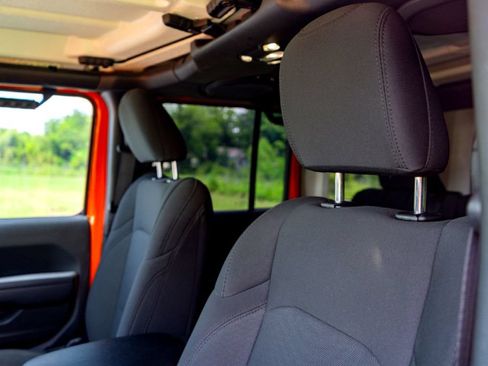 Used 2023 Jeep Wrangler Unlimited Sport AWD/4WD image 14