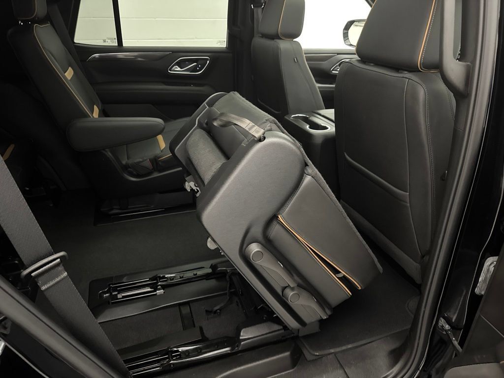 Used 2024 GMC Yukon AT4 w/ Technology Package AWD/4WD image 62
