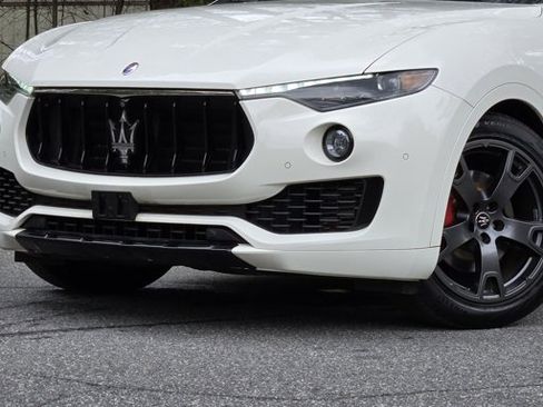 Used 2019 Maserati Levante image 4