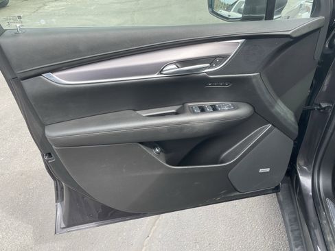 Used 2017 Cadillac XT5 Premium Luxury image 11