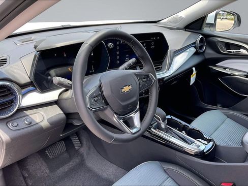 New 2026 Chevrolet Trax LT FWD image 7