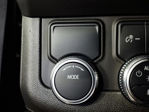Used 2023 GMC Yukon SLT w/ SLT Luxury Package RWD image 22