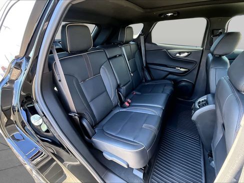 Used 2022 Chevrolet Blazer Premier w/ Enhanced Convenience Package AWD/4WD image 20