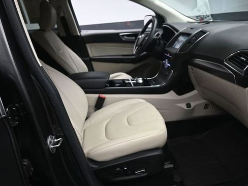 Used 2019 Ford Edge Titanium w/ Cold Weather Package image 24