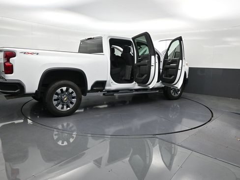 Used 2023 Chevrolet Silverado 2500 Custom w/ Custom Convenience Package image 33