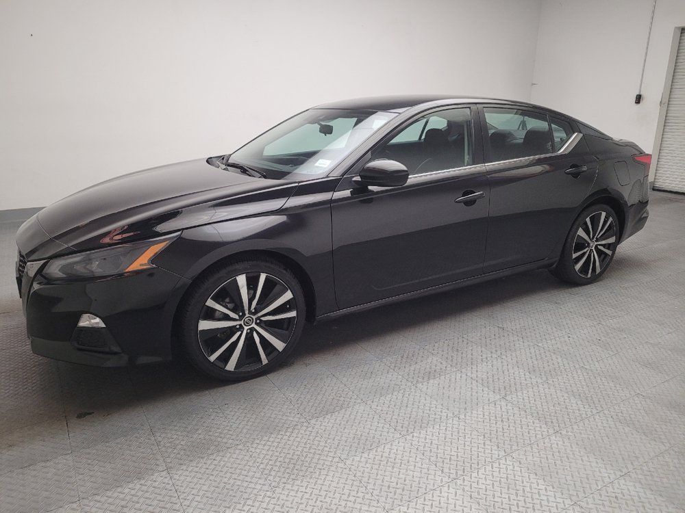 Used 2021 Nissan Altima 2.5 SR FWD image 2