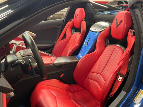 Used 2021 Chevrolet Corvette Stingray Premium Conv w/ Z51 Performance Package RWD image 15