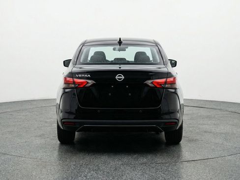 Used 2025 Nissan Versa SV image 7