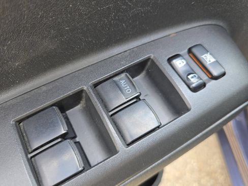 Used 2012 Scion xB FWD image 25