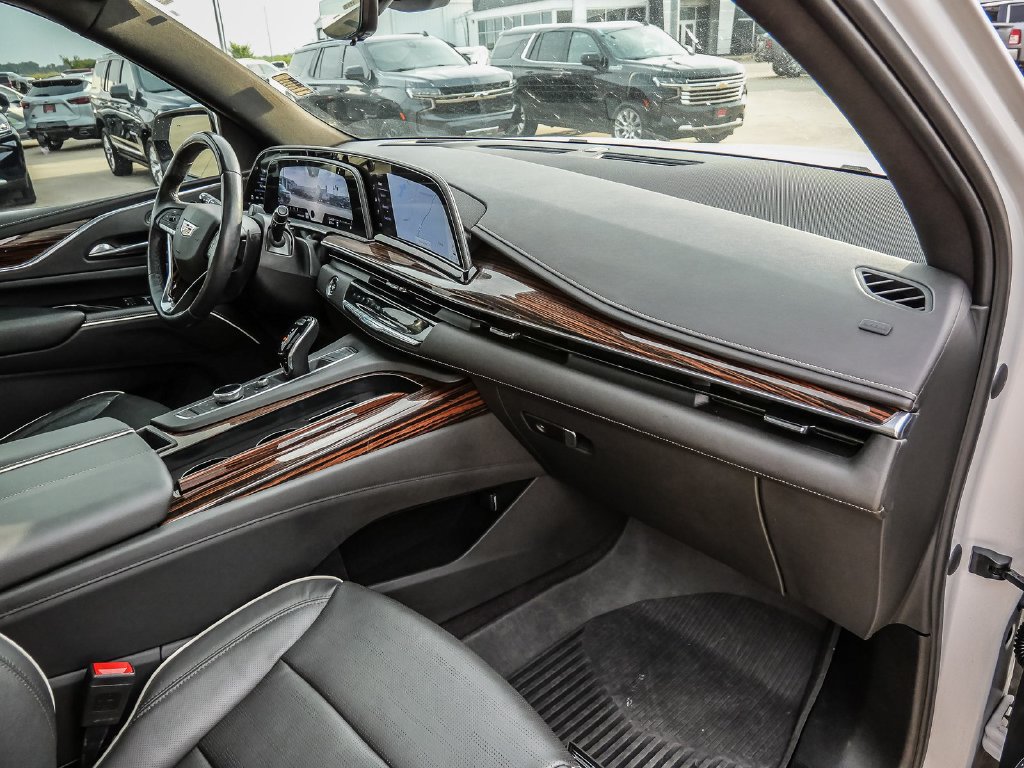 Used 2023 Cadillac Escalade Premium Luxury AWD/4WD image 12