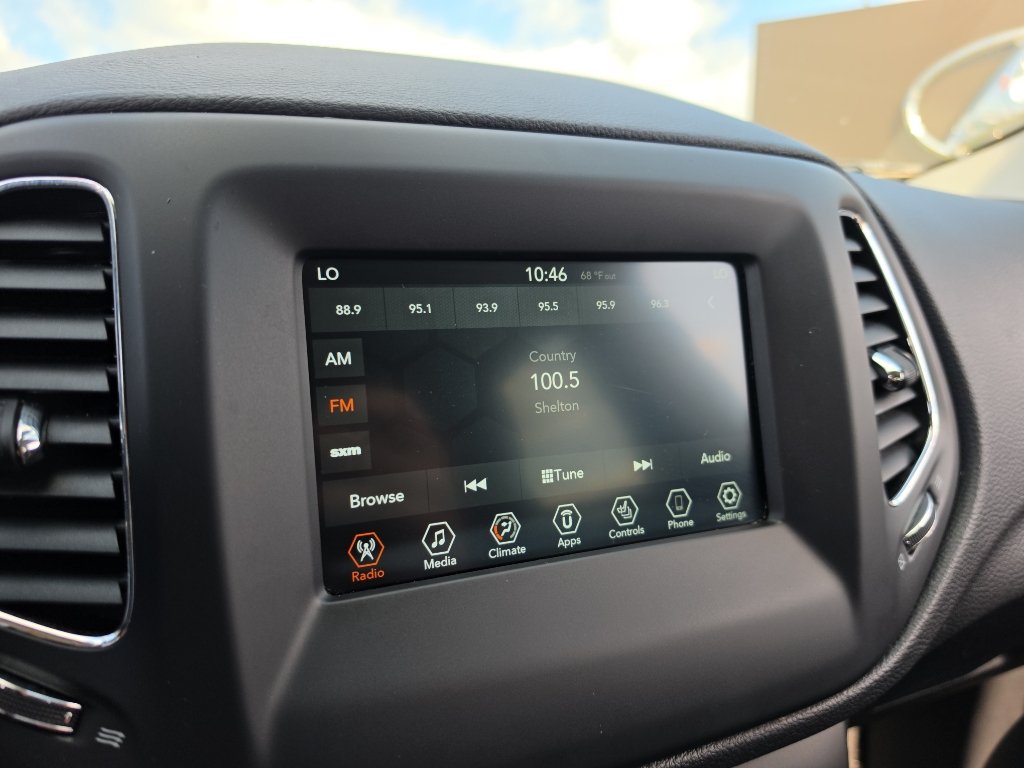 Used 2020 Jeep Compass Latitude w/ Cold Weather Group AWD/4WD image 24