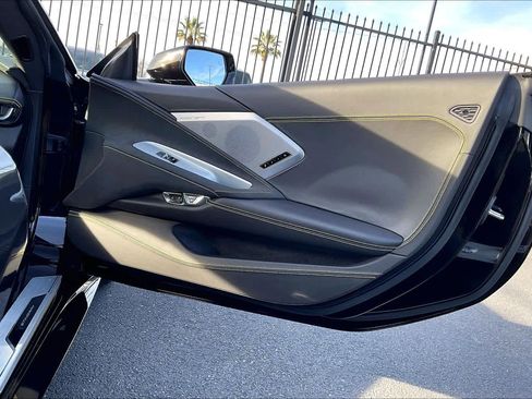 Used 2022 Chevrolet Corvette Stingray Premium Conv w/ Z51 Performance Package image 25