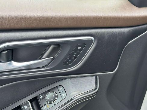 Certified 2021 Nissan Rogue Platinum image 18