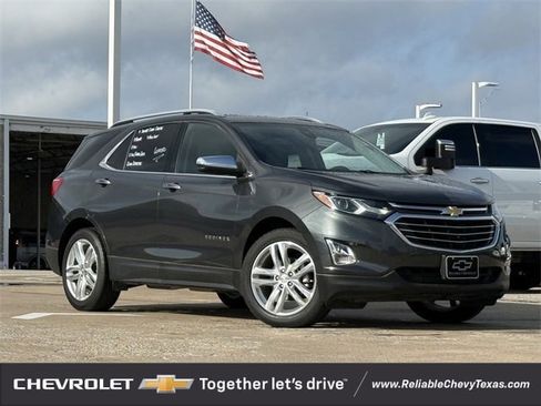 Used 2018 Chevrolet Equinox Premier image 2